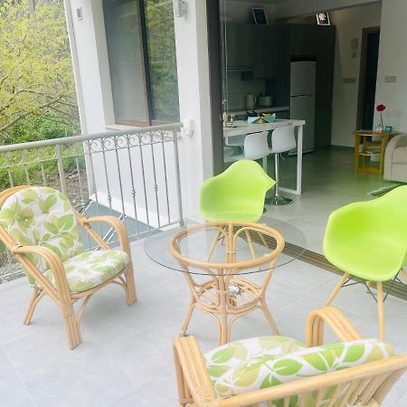 Riverside Suite Kalopanajótisz Kültér fotó